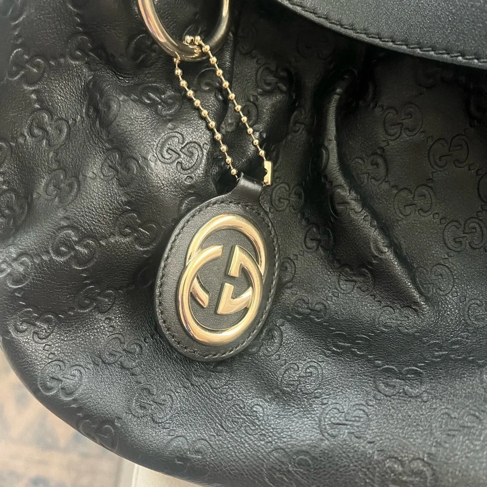 Black Gucci Sima Shoulder Bag.